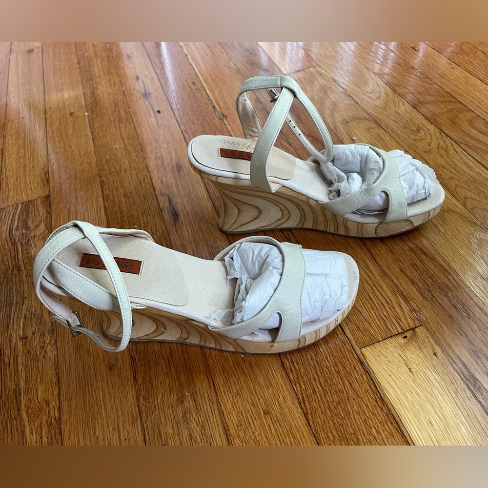 Vis à Vie wooden sandals